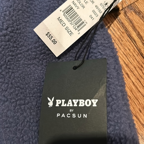 PacSun playboy fleece sweatshirt. Oversized crop NWT Size medium - Picture 3 of 4